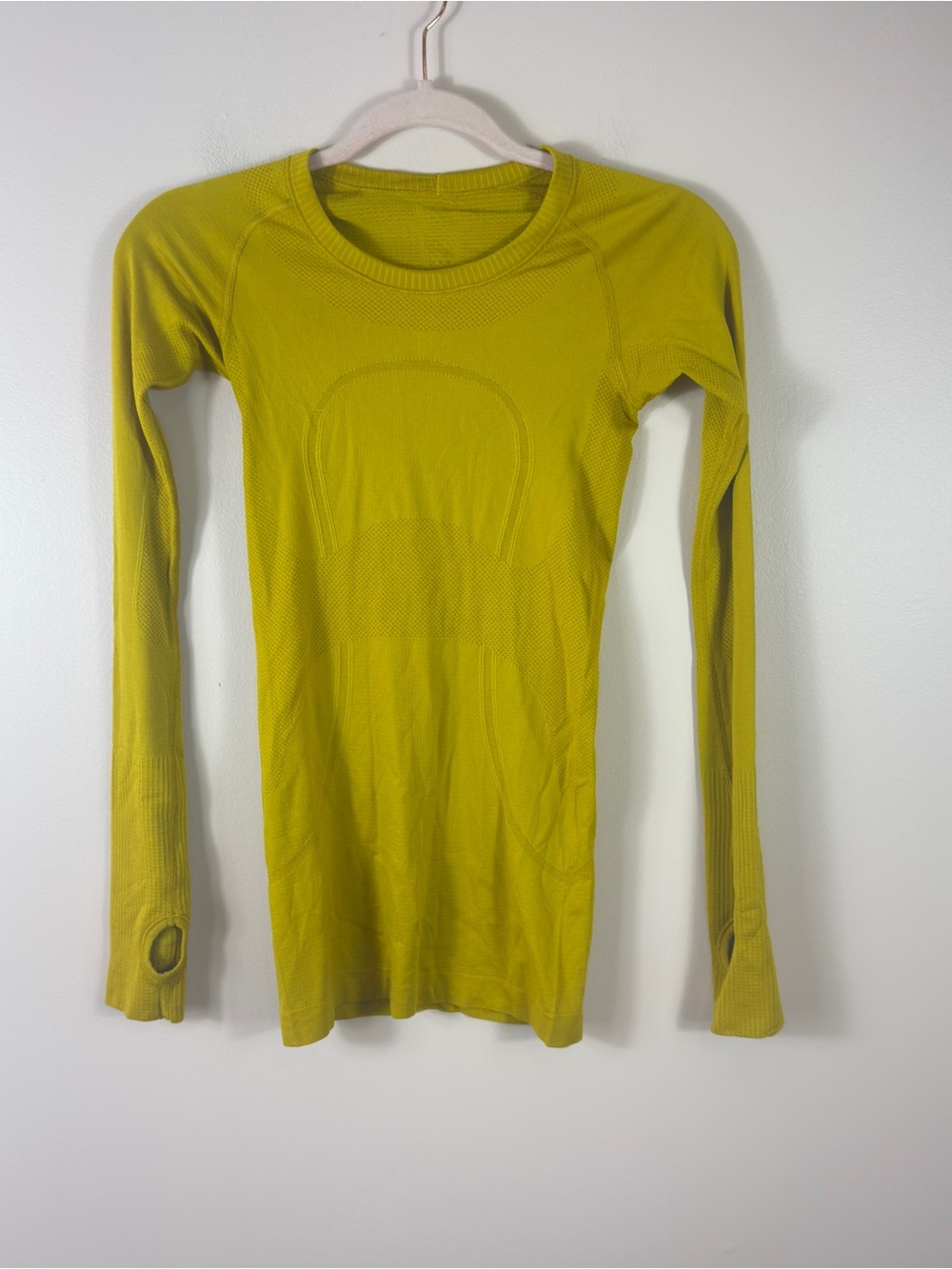 LULULEMON womens size 4 mustard yellow long sleeve thumbhole athletic top